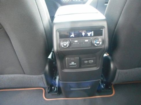 Used 2023 GMC Acadia AT4 image 17