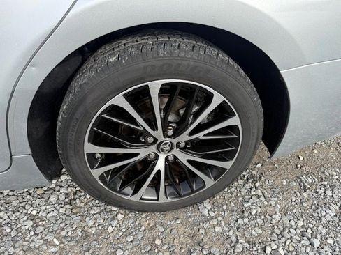Used 2018 Toyota Camry SE image 15