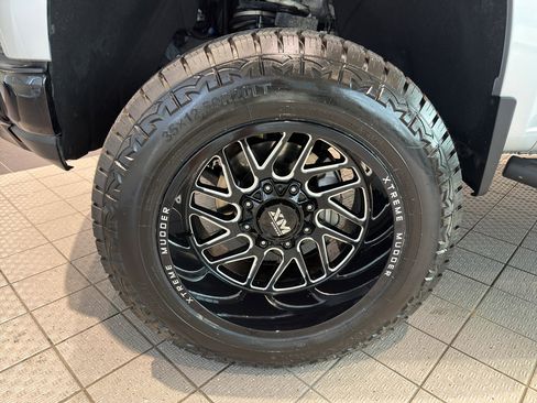 Used 2019 Chevrolet Silverado 1500 Custom Trail Boss w/ Custom Convenience Package image 9