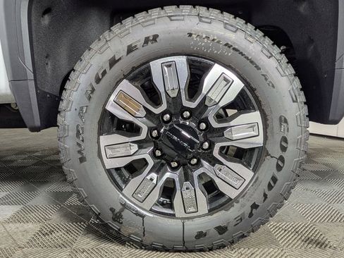 New 2025 GMC Sierra 3500 Denali w/ Denali Reserve Package image 13