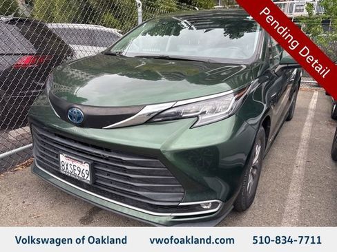 Used 2021 Toyota Sienna XLE AWD/4WD image 1