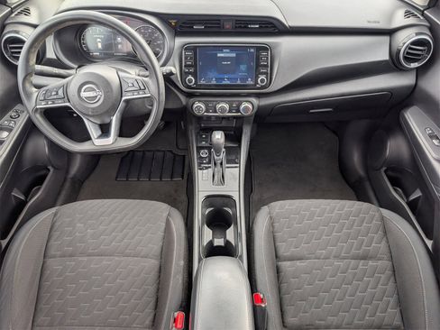 Used 2023 Nissan Kicks SV image 5