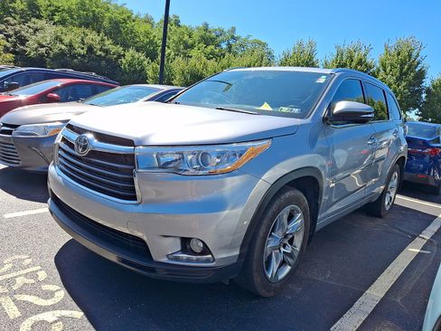 Used 2016 Toyota Highlander Limited Platinum AWD/4WD image 2