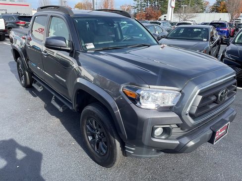 Certified 2022 Toyota Tacoma SR5 image 5