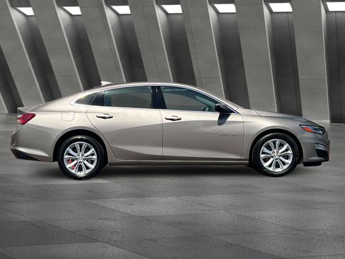 Used 2024 Chevrolet Malibu LT FWD image 3