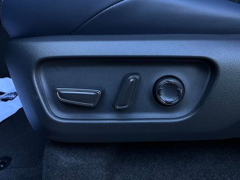 New 2025 Toyota 4Runner 4WD image 13