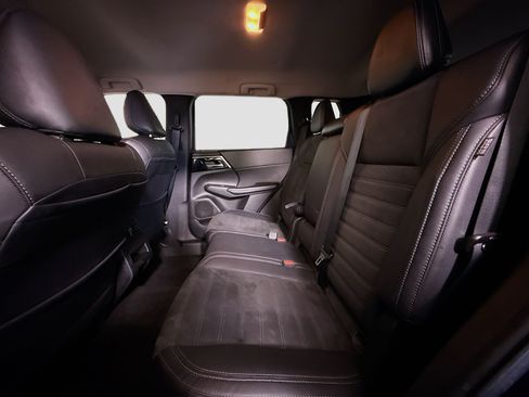 Used 2022 Mitsubishi Outlander SE FWD image 25