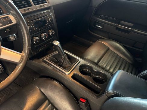 Used 2010 Dodge Challenger R/T RWD image 18