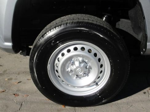 Used 2025 Toyota Tacoma SR image 5