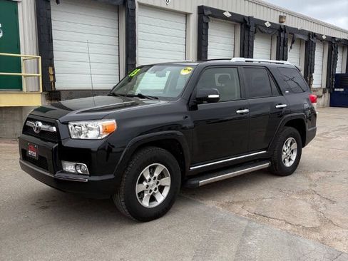 Used 2013 Toyota 4Runner SR5 w/ Premium Pkg w/3rd Row Seat AWD/4WD image 3