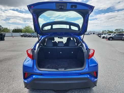 Used 2019 Toyota C-HR XLE image 10