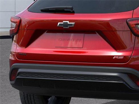 New 2026 Chevrolet Trax RS w/ Sunroof Package image 14