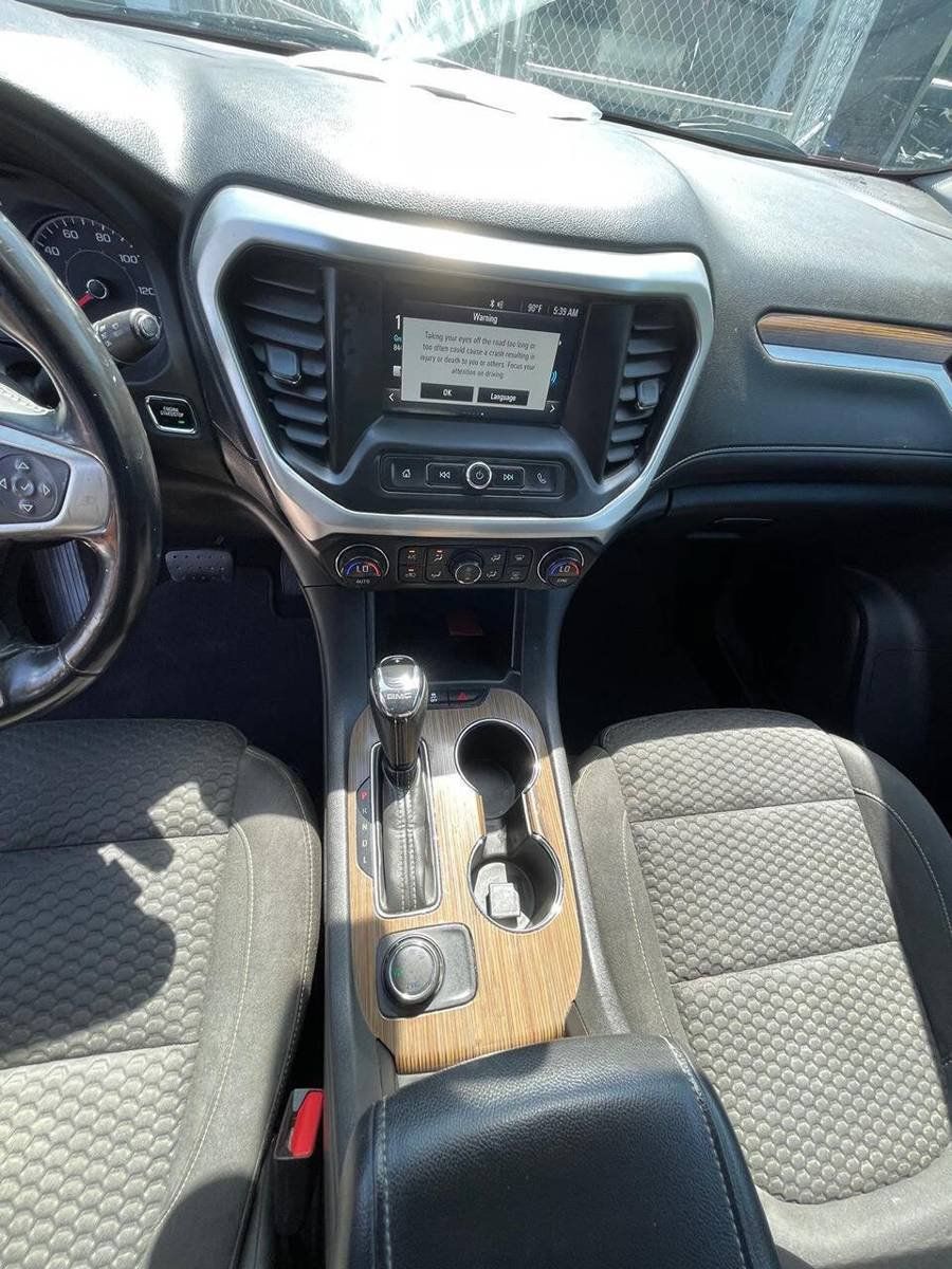 Used 2018 GMC Acadia SLE AWD/4WD image 7