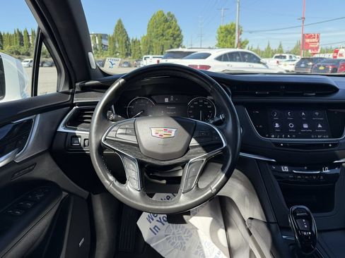 Used 2023 Cadillac XT5 Premium Luxury FWD image 10
