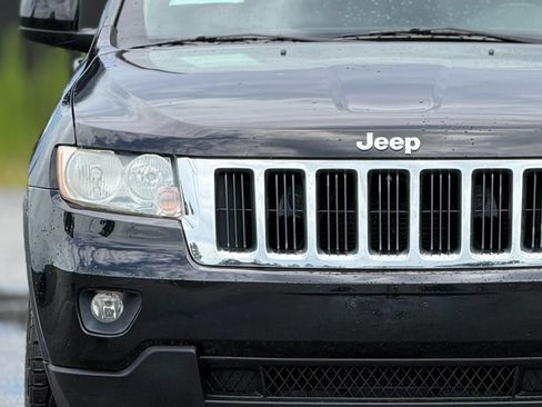 Used 2011 Jeep Grand Cherokee Laredo AWD/4WD image 11