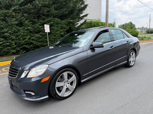 Used 2011 Mercedes-Benz E 350 4MATIC Sedan image 2
