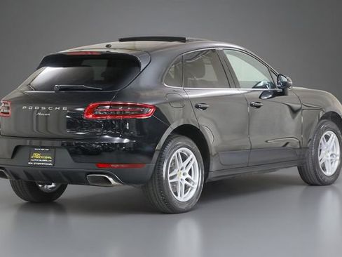 Used 2017 Porsche Macan AWD/4WD image 2