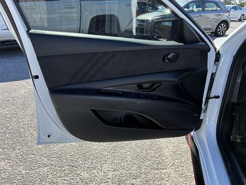 Used 2025 Hyundai Elantra N image 18