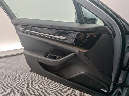 Certified 2025 Porsche Panamera image 11