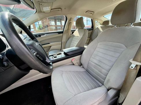 Used 2019 Ford Fusion SE FWD image 15