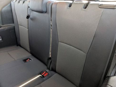 Used 2024 Toyota Highlander LE image 21