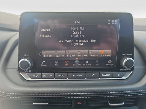 Used 2023 Nissan Rogue SV image 21