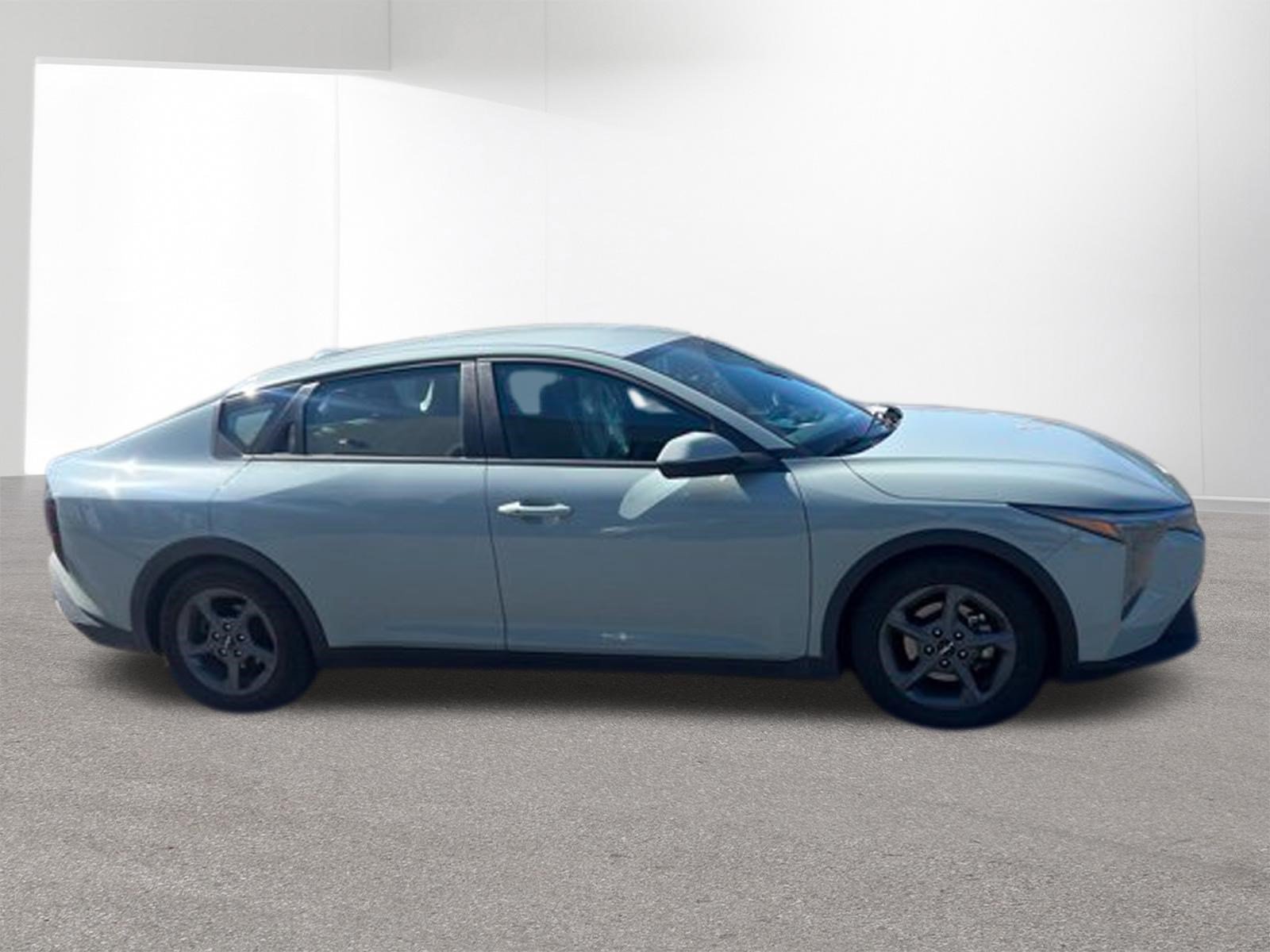 Used 2025 Kia K4 FWD image 2