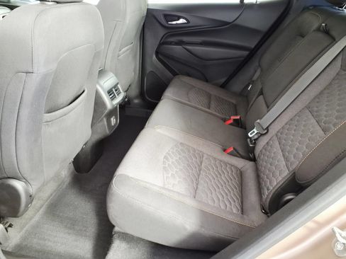 Used 2019 Chevrolet Equinox LT w/ Driver Convenience Package FWD image 9