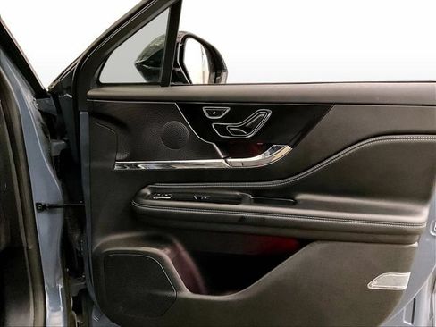 Used 2023 Lincoln Corsair AWD w/ Equipment Group 101A image 23