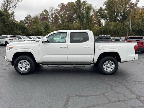 Used 2023 Toyota Tacoma SR image 12