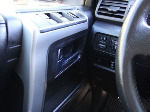 Used 2015 Toyota 4Runner SR5 image 22