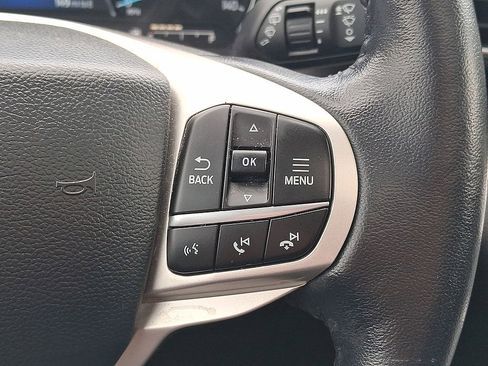 Certified 2022 Ford Explorer XLT w/ Equipment Group 202A AWD/4WD image 18