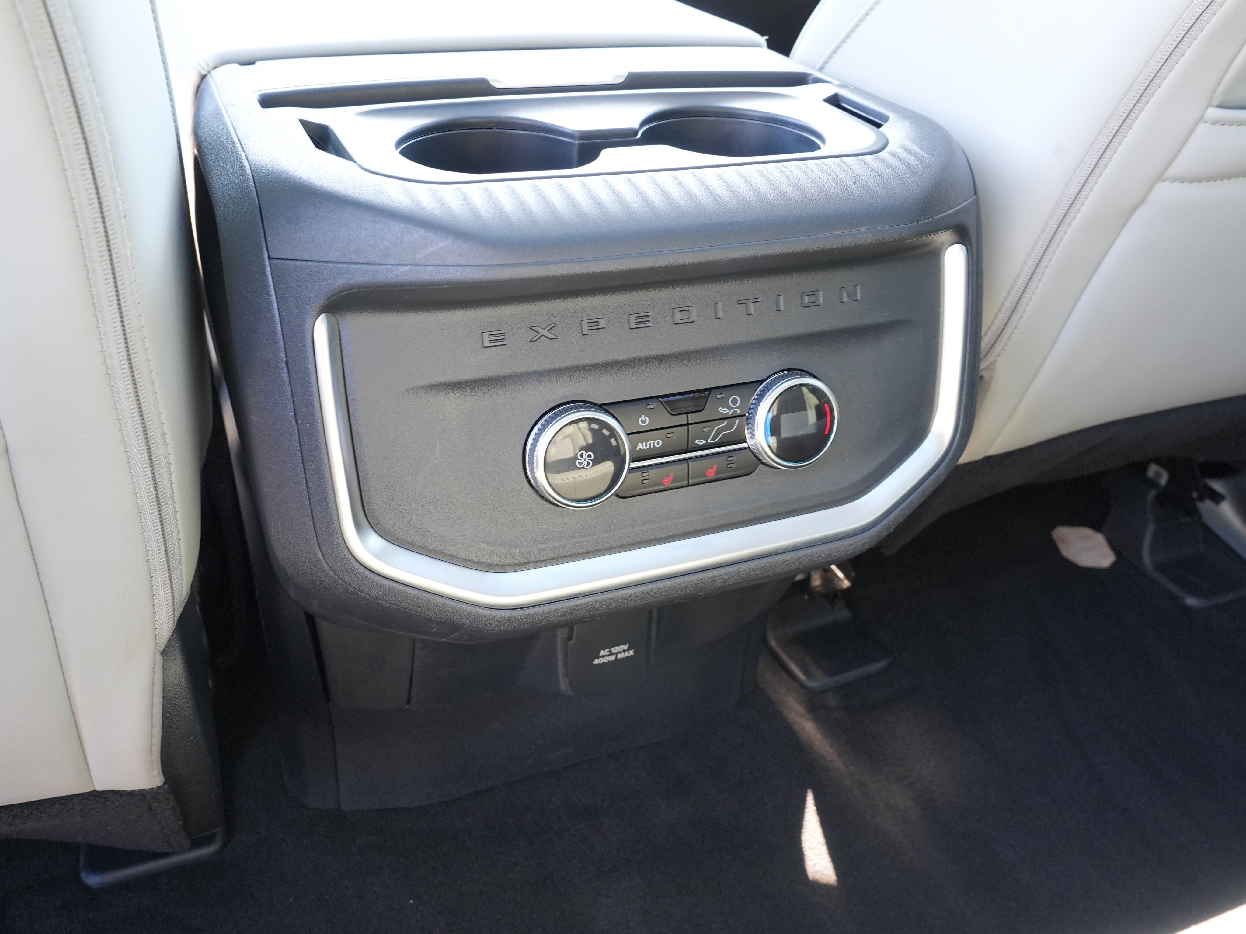 Used 2025 Ford Expedition Max Platinum AWD/4WD image 28