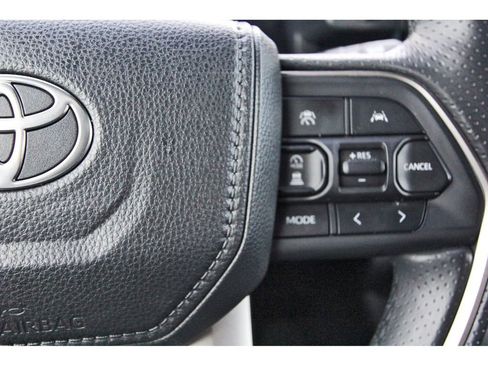 Used 2025 Toyota 4Runner TRD Off-Road Premium AWD/4WD image 20