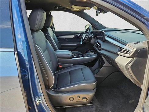 Used 2025 Buick Enclave Preferred AWD/4WD image 21