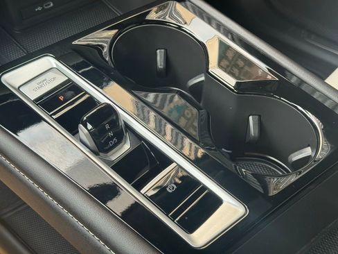 Used 2025 Volkswagen Atlas Cross Sport SEL Premium R-Line image 16