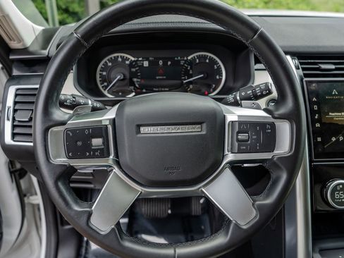 Used 2023 Land Rover Discovery S AWD/4WD image 5