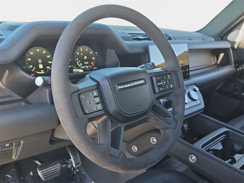 Used 2024 Land Rover Defender 90 V8 image 16