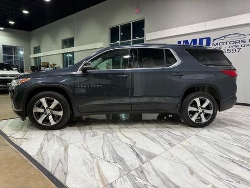 Used 2021 Chevrolet Traverse LT w/ LT Premium Package image 54