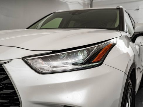 Used 2021 Toyota Highlander Limited image 15