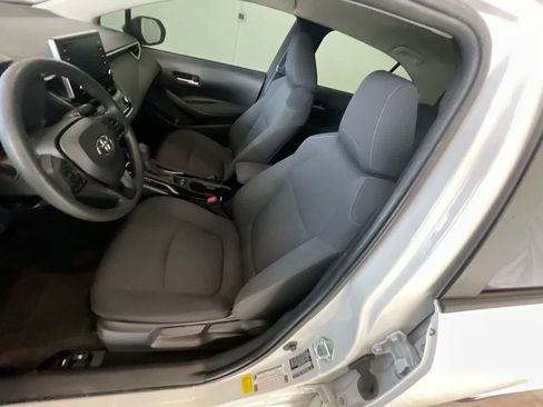 Used 2021 Toyota Corolla LE image 11