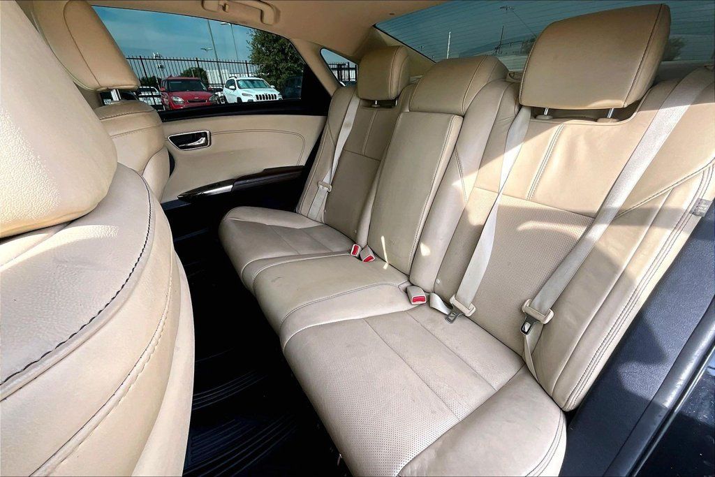 Used 2013 Toyota Avalon Limited w/ Technology Pkg FWD image 31