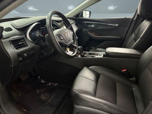Used 2014 Chevrolet Impala LT w/ Convenience Package image 5