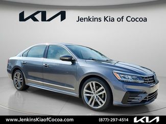 Used 2016 Volkswagen Passat 1.8T R-Line w/ R-Line Lighting Package FWD video 1