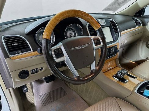 Used 2012 Chrysler 300 Limited w/ Luxury Group image 9