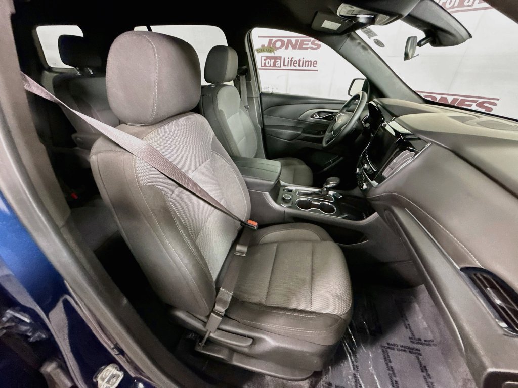 Used 2023 Chevrolet Traverse LT FWD image 32
