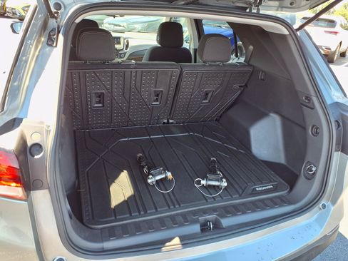 Used 2023 Chevrolet Equinox LS w/ LS Convenience Package FWD image 27