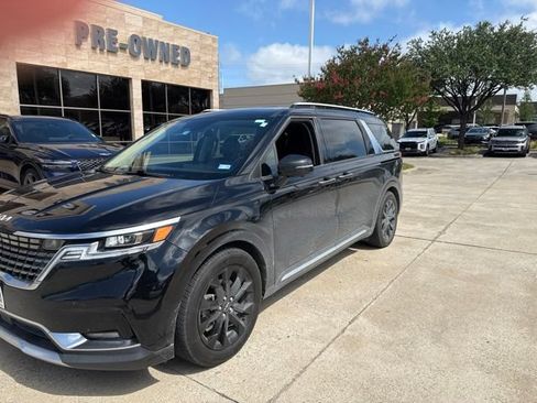 Used 2022 Kia Carnival SX Prestige FWD image 2