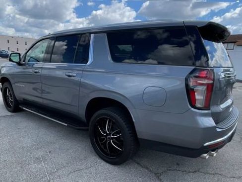 Used 2021 Chevrolet Suburban Premier w/ Premium Package AWD/4WD image 8