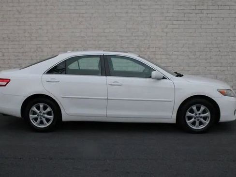 Used 2011 Toyota Camry LE w/ LE Extra-Value Pkg image 7